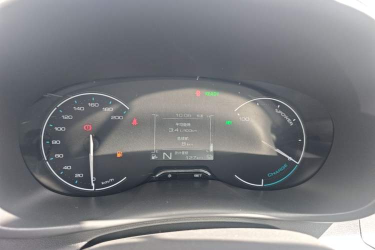 Used Wuling Hongguang New Energy 2025 Extended-Range Hybrid 50KM Comfort Version Instrument Cluster
