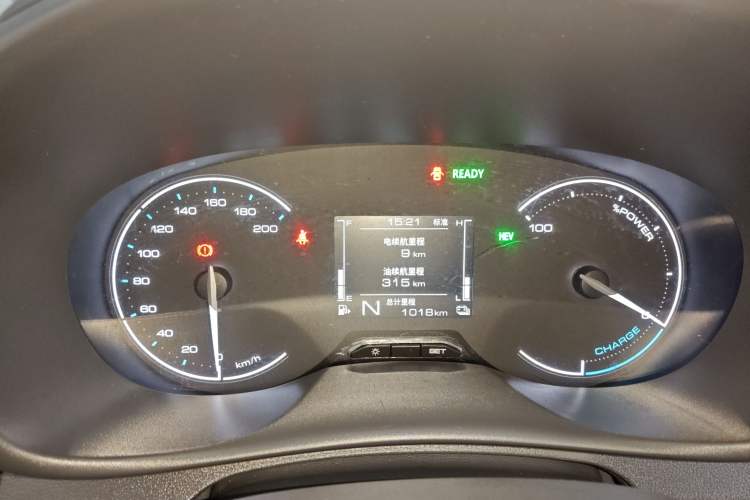 Used Wuling Hongguang New Energy 2025 Extended-Range Hybrid 50 km Utility Version Instrument Cluster