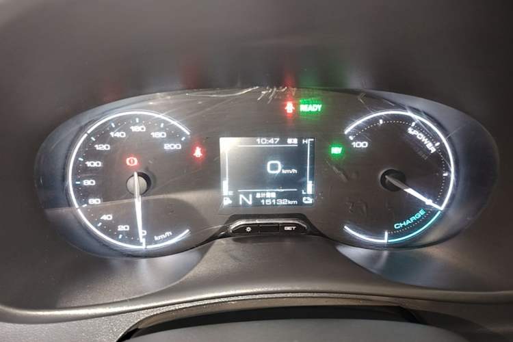 Used Wuling Hongguang New Energy 2025 Extended-Range Hybrid 50KM Comfort Version Instrument Cluster