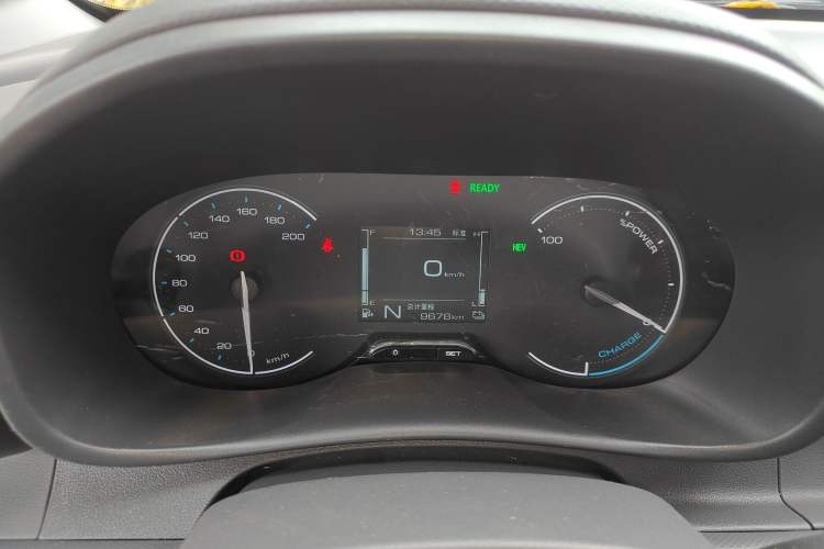 Used Wuling Hongguang New Energy 2025 Extended-Range Hybrid 50KM Comfort Version Instrument Cluster