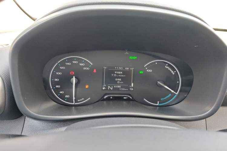 Used Wuling Hongguang New Energy 2025 Extended-Range Hybrid 50 km Standard Version Instrument Cluster