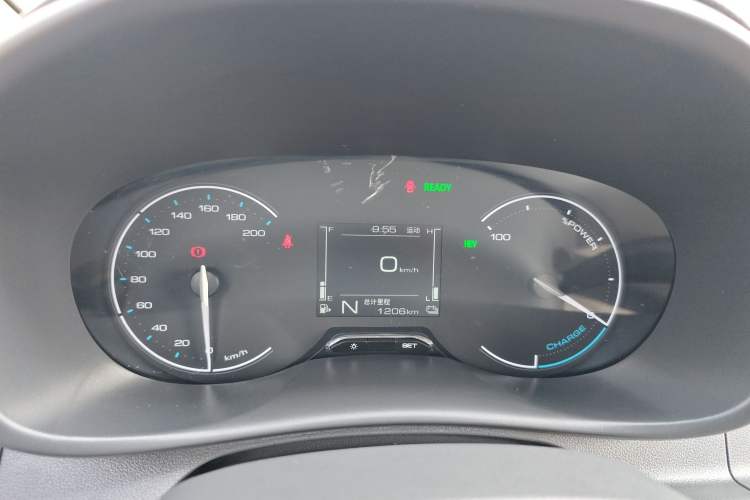 Used Wuling Hongguang New Energy 2025 Model Range-Extending Hybrid 150KM Standard Edition Instrument Cluster