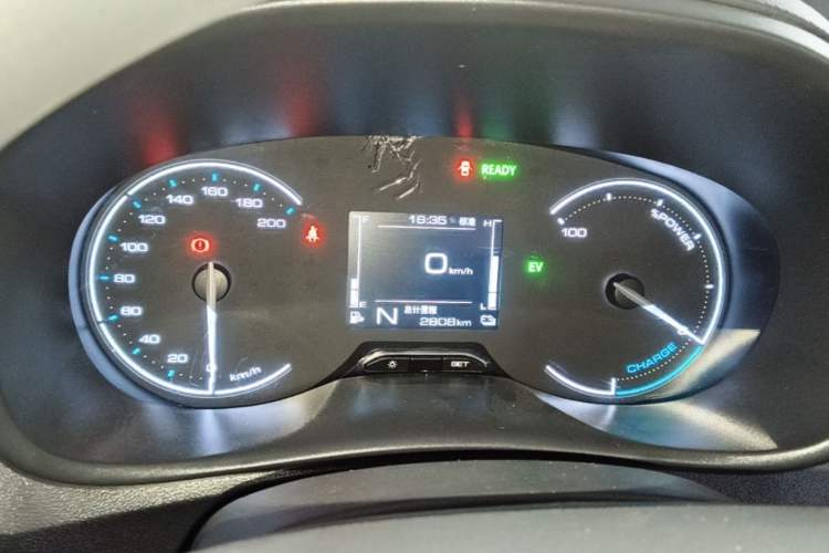 Used Wuling Hongguang New Energy 2025 Model Range-Extending Hybrid 150KM Comfort Edition Instrument Cluster