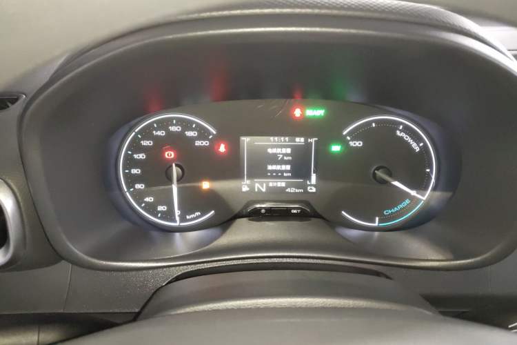 Used Wuling Hongguang New Energy 2025 Extended-Range Hybrid 50 km Utility Version Instrument Cluster