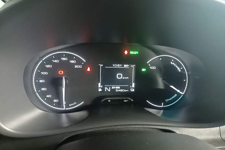 Used Wuling Hongguang New Energy 2025 Extended-Range Hybrid 50KM Comfort Version Instrument Cluster