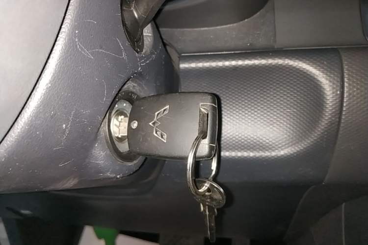 Used Wuling Hongguang New Energy 2025 Extended-Range Hybrid 50 km Standard Version Interior 1