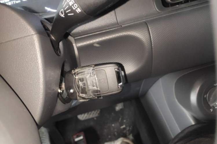 Used Wuling Hongguang New Energy 2025 Extended-Range Hybrid 50KM Comfort Version Interior 1