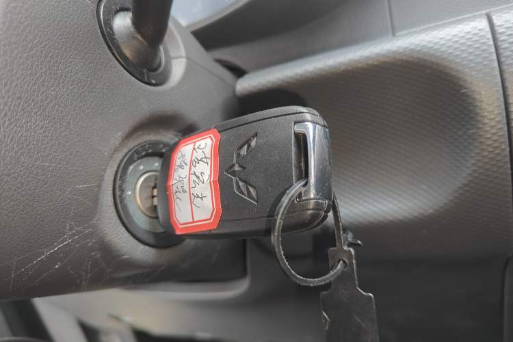 Used Wuling Hongguang New Energy 2025 Extended-Range Hybrid 50KM Comfort Version Interior 1