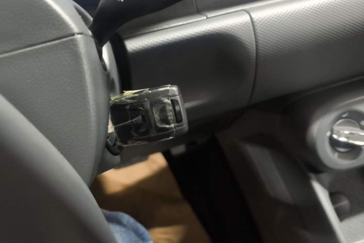 Used Wuling Hongguang New Energy 2025 Extended-Range Hybrid 50 km Standard Version Interior 1