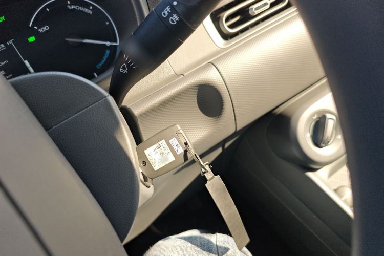 Used Wuling Hongguang New Energy 2025 Extended-Range Hybrid 50 km Standard Version Interior 1
