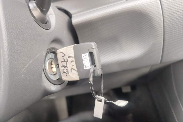 Used Wuling Hongguang New Energy 2025 Extended-Range Hybrid 50 km Standard Version Interior 1