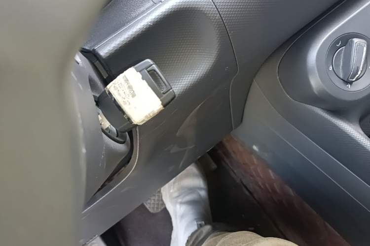Used Wuling Hongguang New Energy 2025 Model Range-Extending Hybrid 150KM Comfort Edition Interior 1