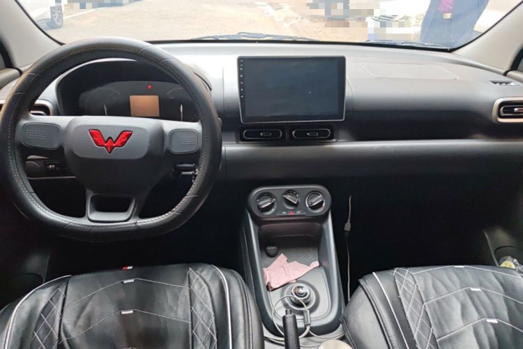 Used Wuling Hongguang New Energy 2025 Extended-Range Hybrid 50 km Utility Version Interior 2