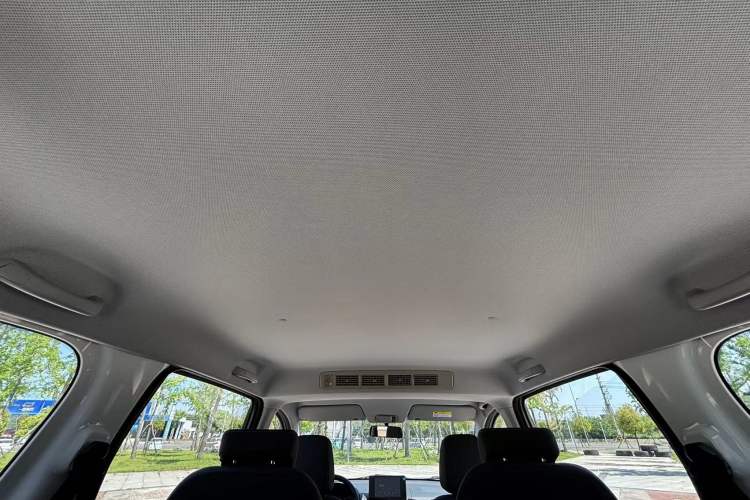 Used Wuling Hongguang New Energy 2025 Extended-Range Hybrid 50KM Comfort Version Interior 6