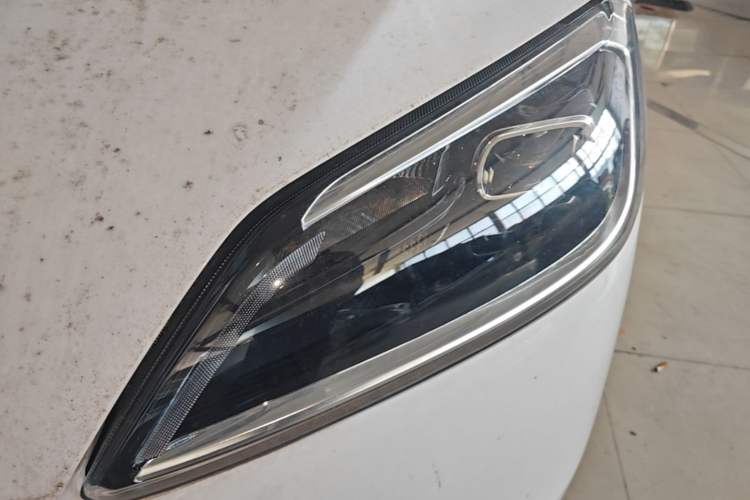 Used Wuling Hongguang New Energy 2025 Extended-Range Hybrid 50KM Comfort Version Left Front Headlight
