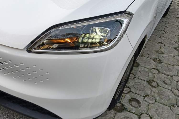 Used Wuling Hongguang New Energy 2025 Extended-Range Hybrid 50KM Comfort Version Left Front Headlight