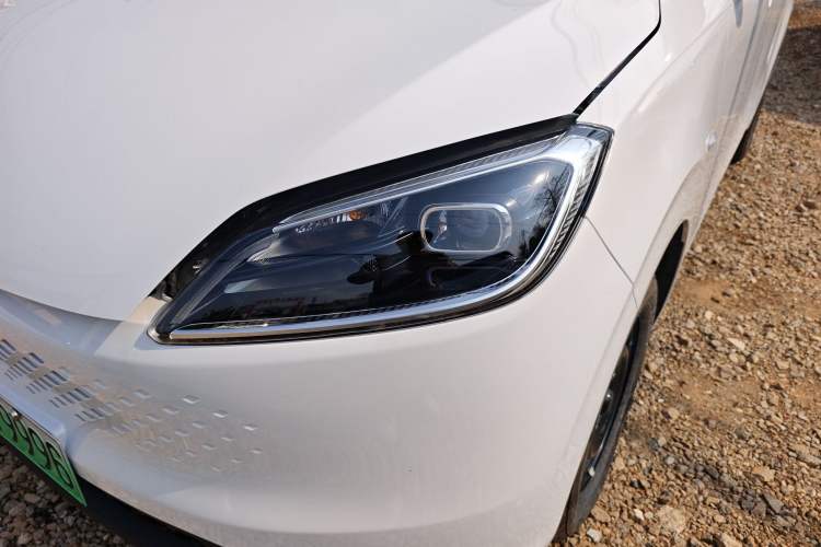 Used Wuling Hongguang New Energy 2025 Extended-Range Hybrid 50 km Standard Version Left Front Headlight