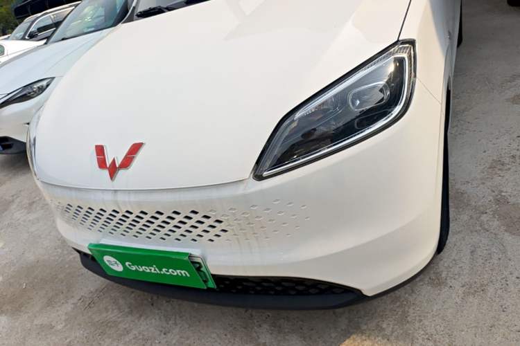 Used Wuling Hongguang New Energy 2025 Extended-Range Hybrid 50 km Utility Version Left Front Headlight