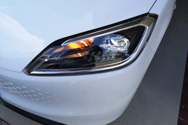 Used Wuling Hongguang New Energy 2025 Extended-Range Hybrid 50KM Comfort Version Left Front Headlight