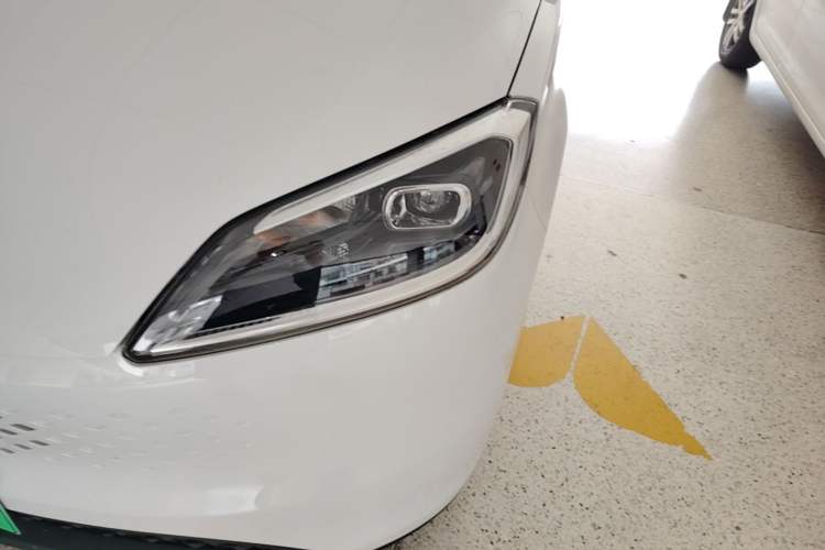 Used Wuling Hongguang New Energy 2025 Extended-Range Hybrid 50KM Comfort Version Left Front Headlight