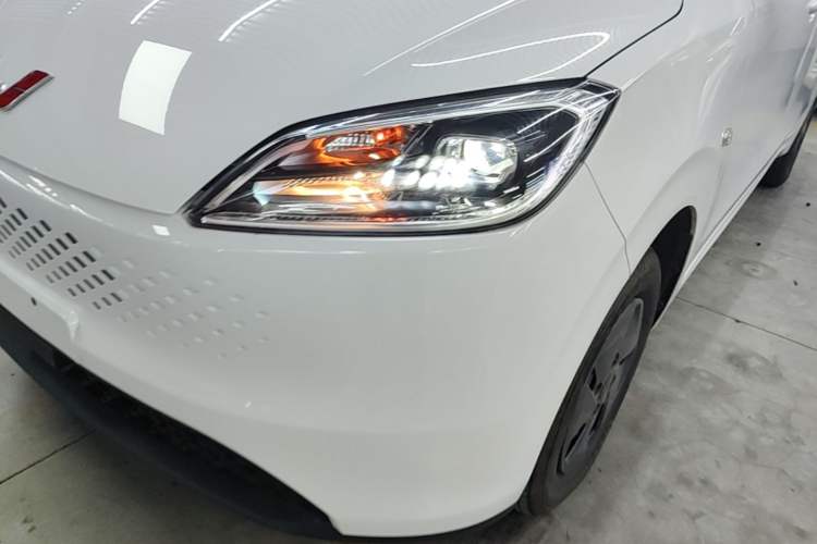 Used Wuling Hongguang New Energy 2025 Extended-Range Hybrid 50KM Comfort Version Left Front Headlight
