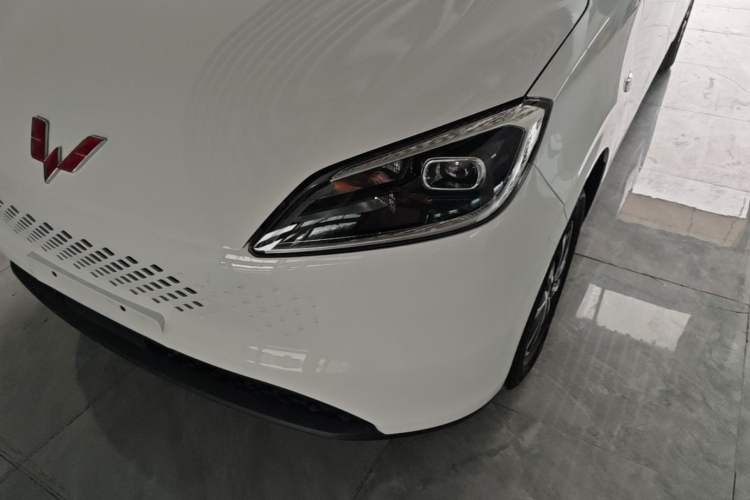 Used Wuling Hongguang New Energy 2025 Extended-Range Hybrid 50 km Standard Version Left Front Headlight