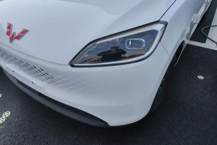 Used Wuling Hongguang New Energy 2025 Extended-Range Hybrid 50 km Standard Version Left Front Headlight