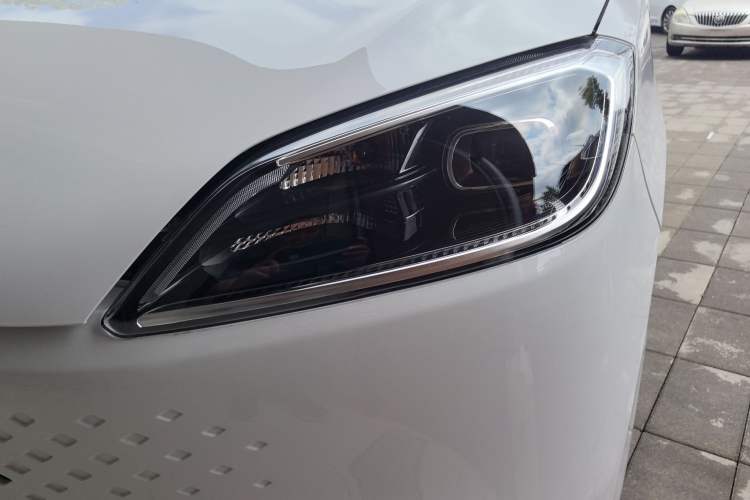 Used Wuling Hongguang New Energy 2025 Extended-Range Hybrid 50KM Comfort Version Left Front Headlight