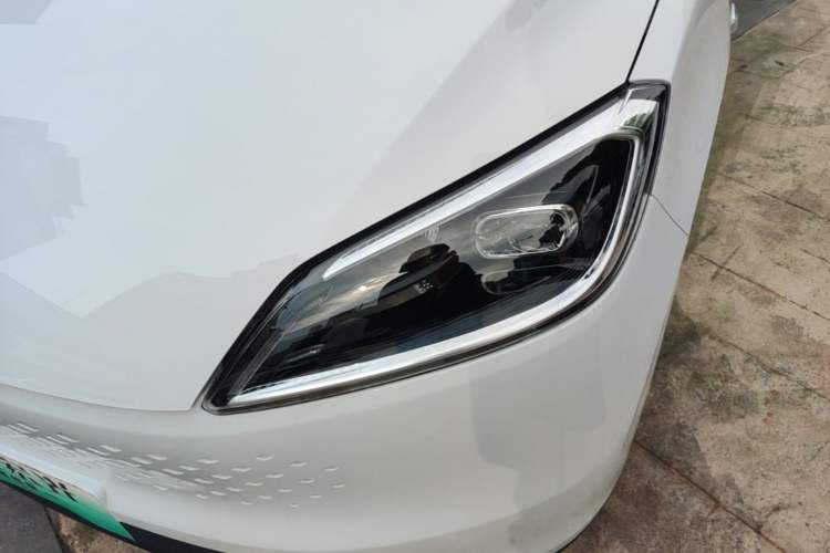 Used Wuling Hongguang New Energy 2025 Extended-Range Hybrid 50 km Utility Version Left Front Headlight