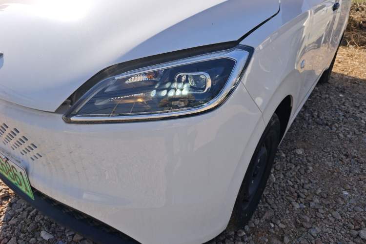Used Wuling Hongguang New Energy 2025 Extended-Range Hybrid 50 km Standard Version Left Front Headlight