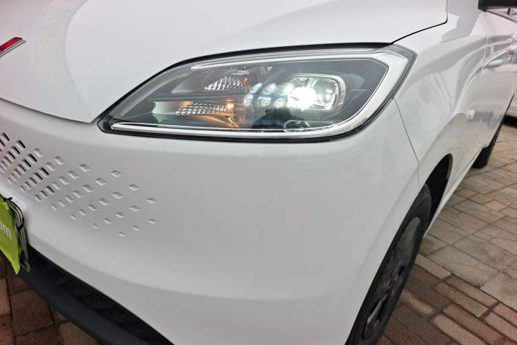 Used Wuling Hongguang New Energy 2025 Extended-Range Hybrid 50KM Comfort Version Left Front Headlight