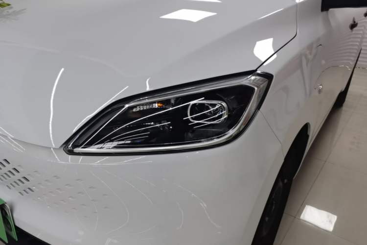 Used Wuling Hongguang New Energy 2025 Model Range-Extending Hybrid 150KM Standard Edition Left Front Headlight