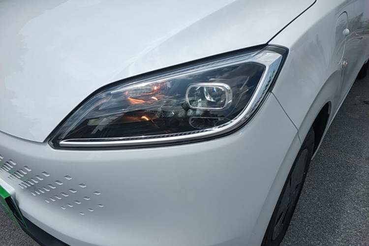 Used Wuling Hongguang New Energy 2025 Model Range-Extending Hybrid 150KM Comfort Edition Left Front Headlight