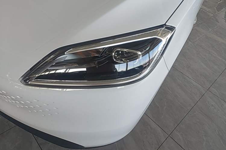 Used Wuling Hongguang New Energy 2025 Extended-Range Hybrid 50KM Comfort Version Left Front Headlight
