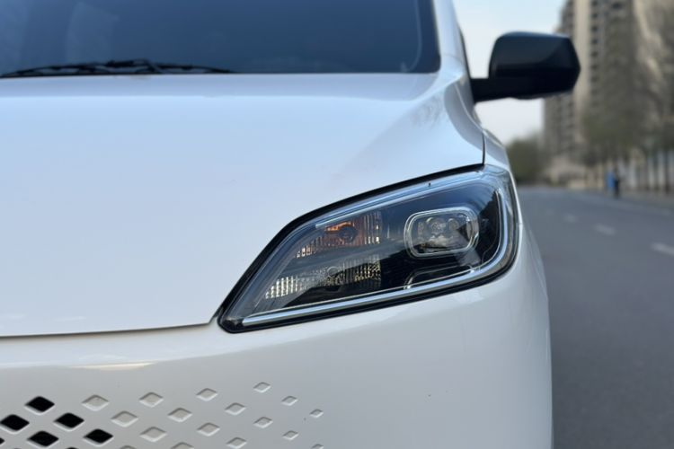 Used Wuling Hongguang New Energy 2025 Extended-Range Hybrid 50KM Comfort Version Left Front Headlight