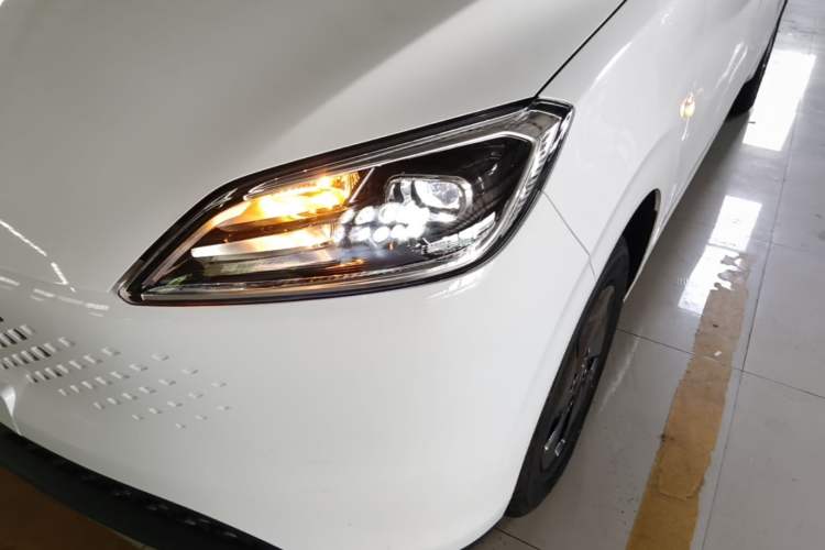 Used Wuling Hongguang New Energy 2025 Extended-Range Hybrid 50KM Comfort Version Left Front Headlight