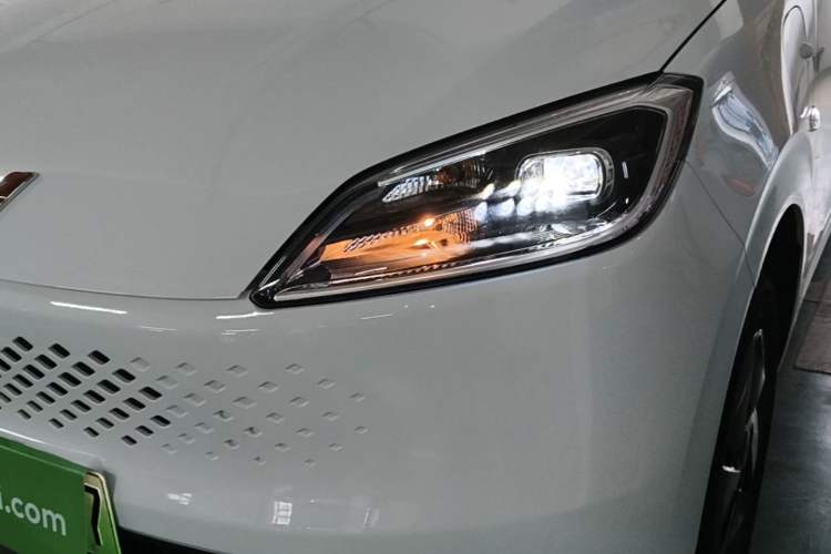 Used Wuling Hongguang New Energy 2025 Model Range-Extending Hybrid 150KM Comfort Edition Left Front Headlight