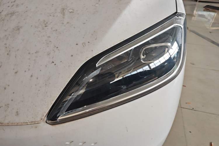 Used Wuling Hongguang New Energy 2025 Extended-Range Hybrid 50KM Comfort Version Left Front Headlight