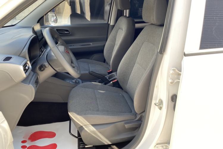 Used Wuling Hongguang New Energy 2025 Extended-Range Hybrid 50 km Standard Version Left Front Seat