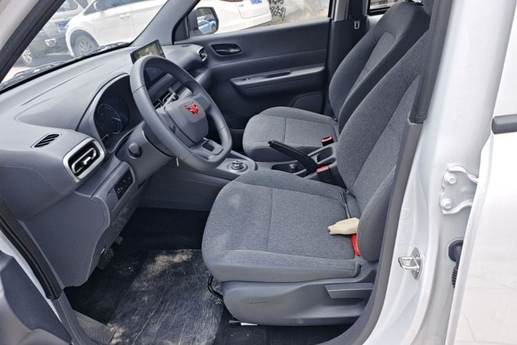 Used Wuling Hongguang New Energy 2025 Extended-Range Hybrid 50 km Standard Version Left Front Seat