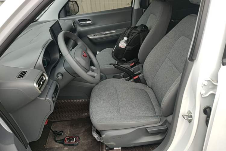 Used Wuling Hongguang New Energy 2025 Extended-Range Hybrid 50KM Comfort Version Left Front Seat