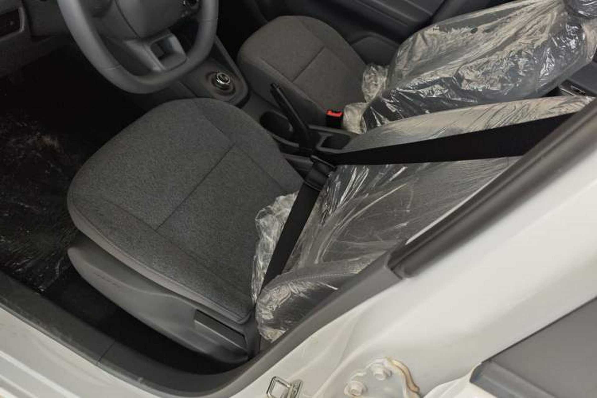 Used Wuling Hongguang New Energy 2025 Extended-Range Hybrid 50KM Comfort Version Left Front Seat