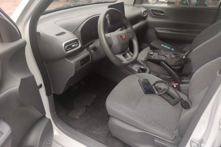 Used Wuling Hongguang New Energy 2025 Extended-Range Hybrid 50 km Standard Version Left Front Seat