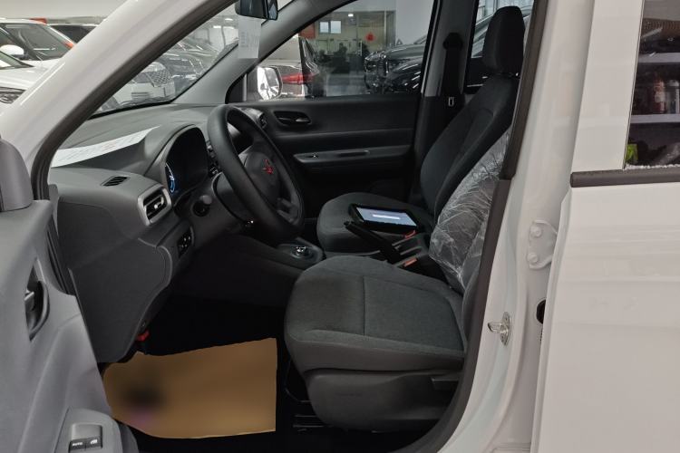 Used Wuling Hongguang New Energy 2025 Extended-Range Hybrid 50 km Utility Version Left Front Seat