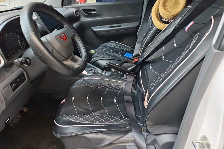 Used Wuling Hongguang New Energy 2025 Extended-Range Hybrid 50 km Utility Version Left Front Seat
