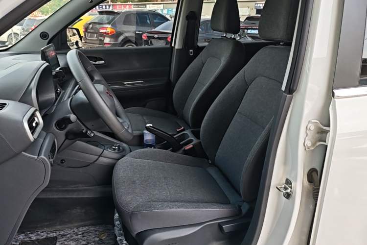 Used Wuling Hongguang New Energy 2025 Extended-Range Hybrid 50KM Comfort Version Left Front Seat