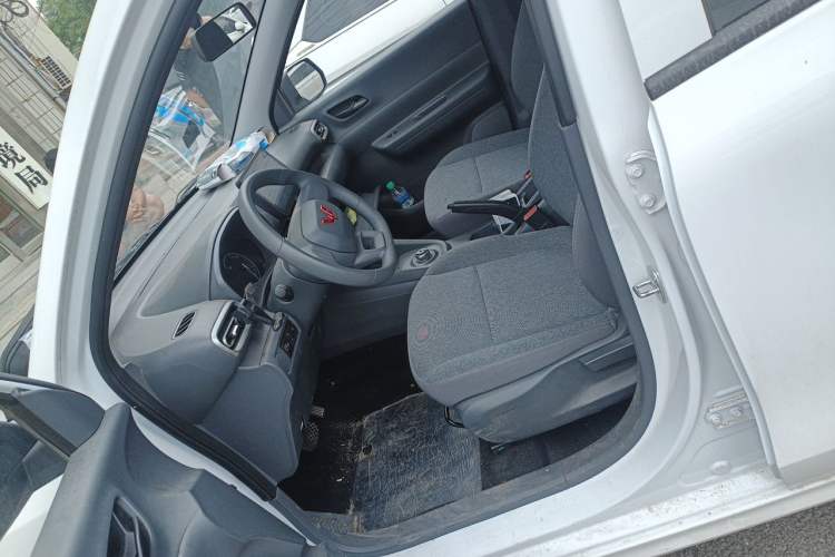 Used Wuling Hongguang New Energy 2025 Extended-Range Hybrid 50 km Utility Version Left Front Seat