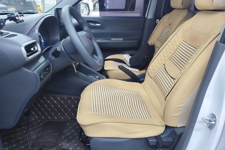 Used Wuling Hongguang New Energy 2025 Extended-Range Hybrid 50KM Comfort Version Left Front Seat