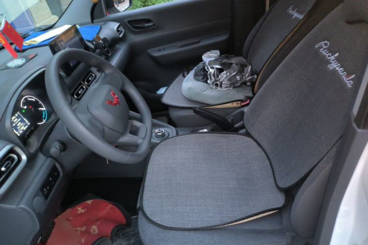 Used Wuling Hongguang New Energy 2025 Extended-Range Hybrid 50 km Standard Version Left Front Seat