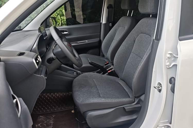 Used Wuling Hongguang New Energy 2025 Model Range-Extending Hybrid 150KM Comfort Edition Left Front Seat